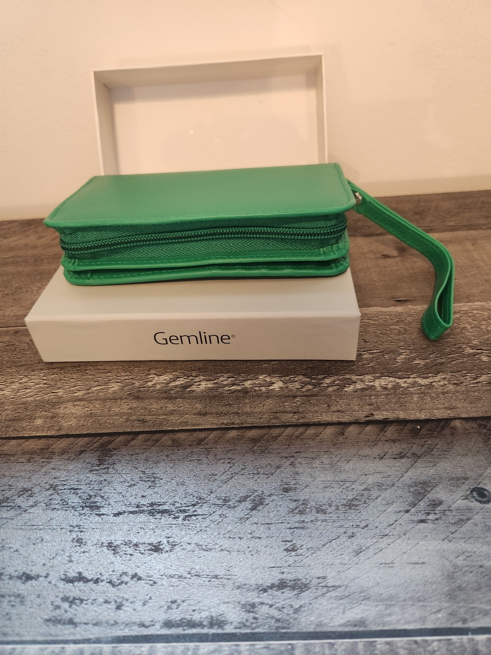 Gemline Women's Green Zip Wallet Wristlet